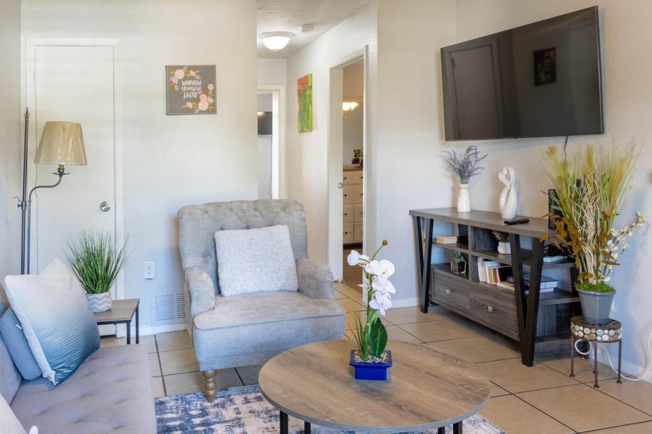 Congeniality And Comfort. All The Essentials With Class, 2 Nights? 2 Weeks? Stay, Relax, Work, Or Go Out For Fun. Arlington Exterior foto