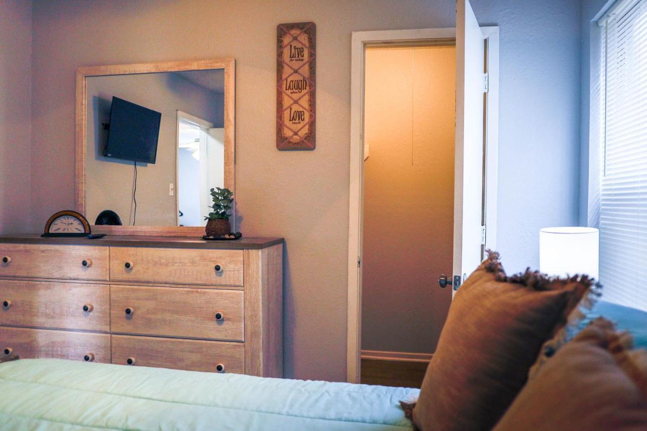 Congeniality And Comfort. All The Essentials With Class, 2 Nights? 2 Weeks? Stay, Relax, Work, Or Go Out For Fun. Arlington Exterior foto
